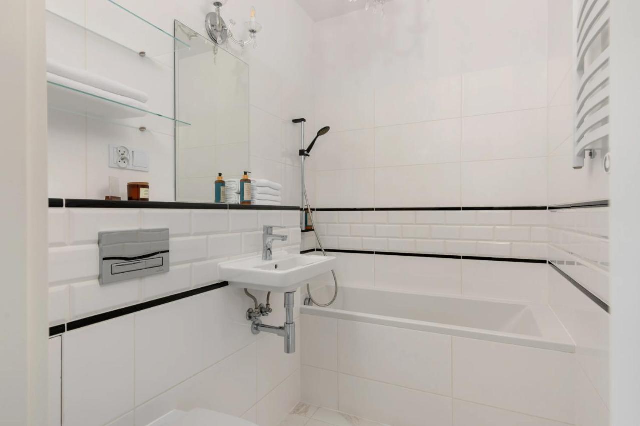 Przestronny Apartament Z Widokiem Na Miasto W Warszawie Warszawa Zewnętrze zdjęcie
